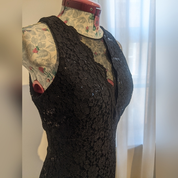 Black lace dress size Small - Picture 7 of 11